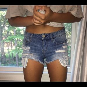 aèropostale shorts with decorative pockets